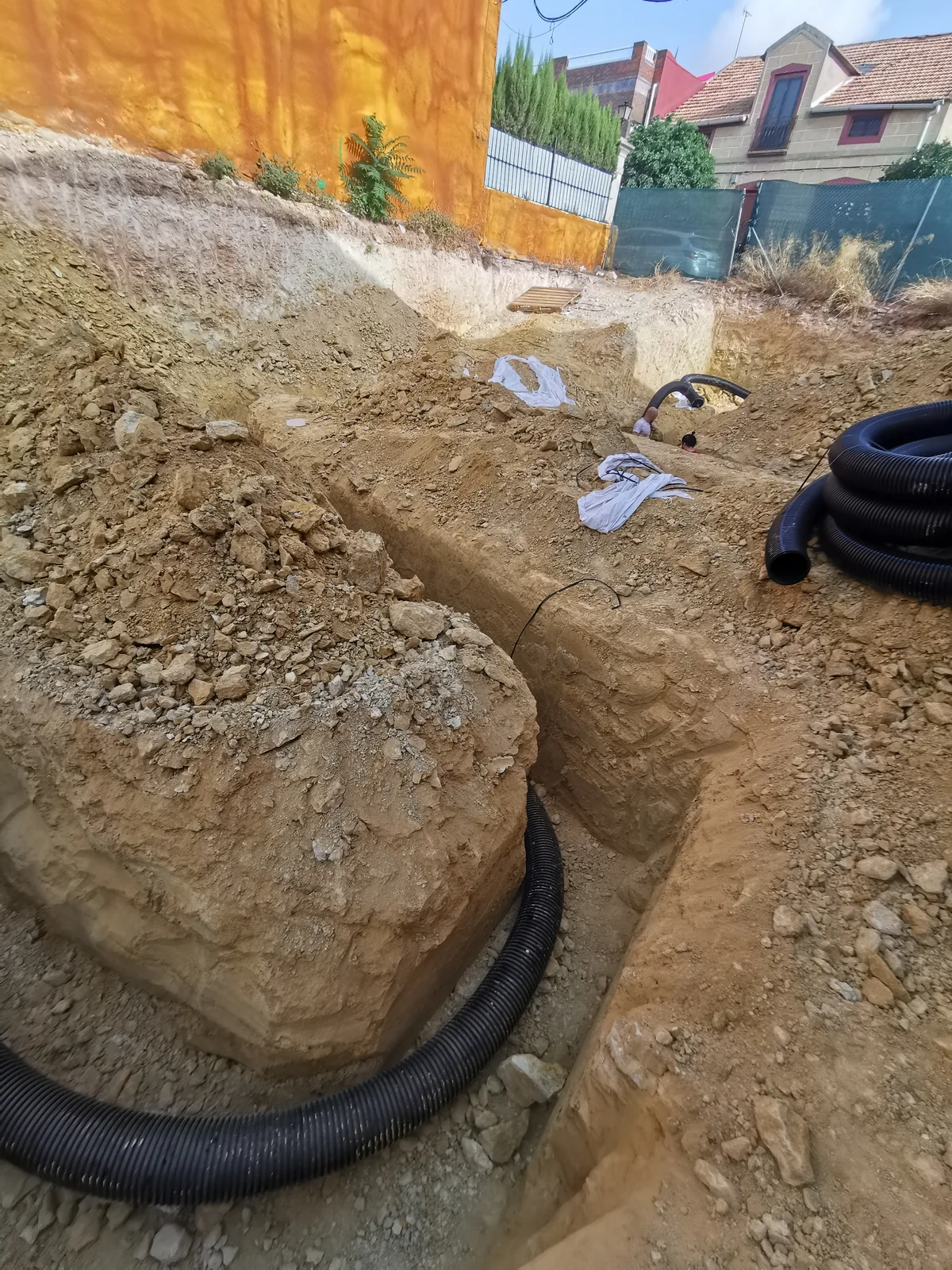 Recorrido del conducto enterrado de un pozo canadiense en vivienda entre medianeras en Cartagena